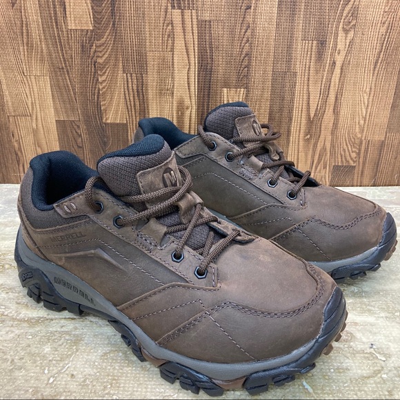 moab adventure hiking shoe